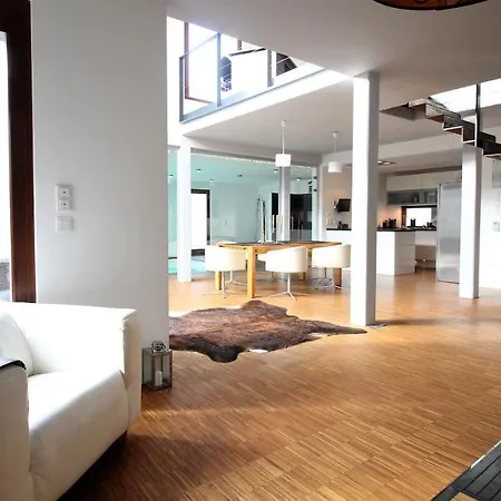 Luxuriose Architektenvilla In Bester Lage *
